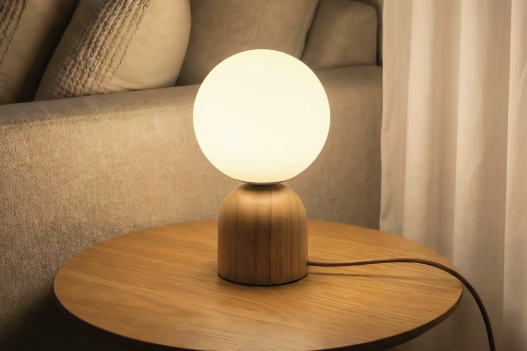 Scandinavian Style Opal Glass Reading Lamp: Elegant & Cozy Lighting