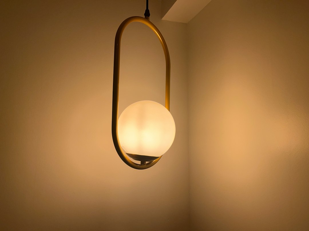 Scandinavian Style Opal Glass Reading Lamp: Elegant & Cozy Lighting